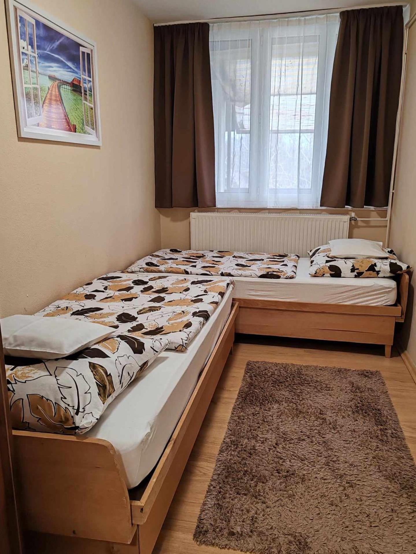 To Apartman Gunarasfuerdo Домбоввар Екстер'єр фото