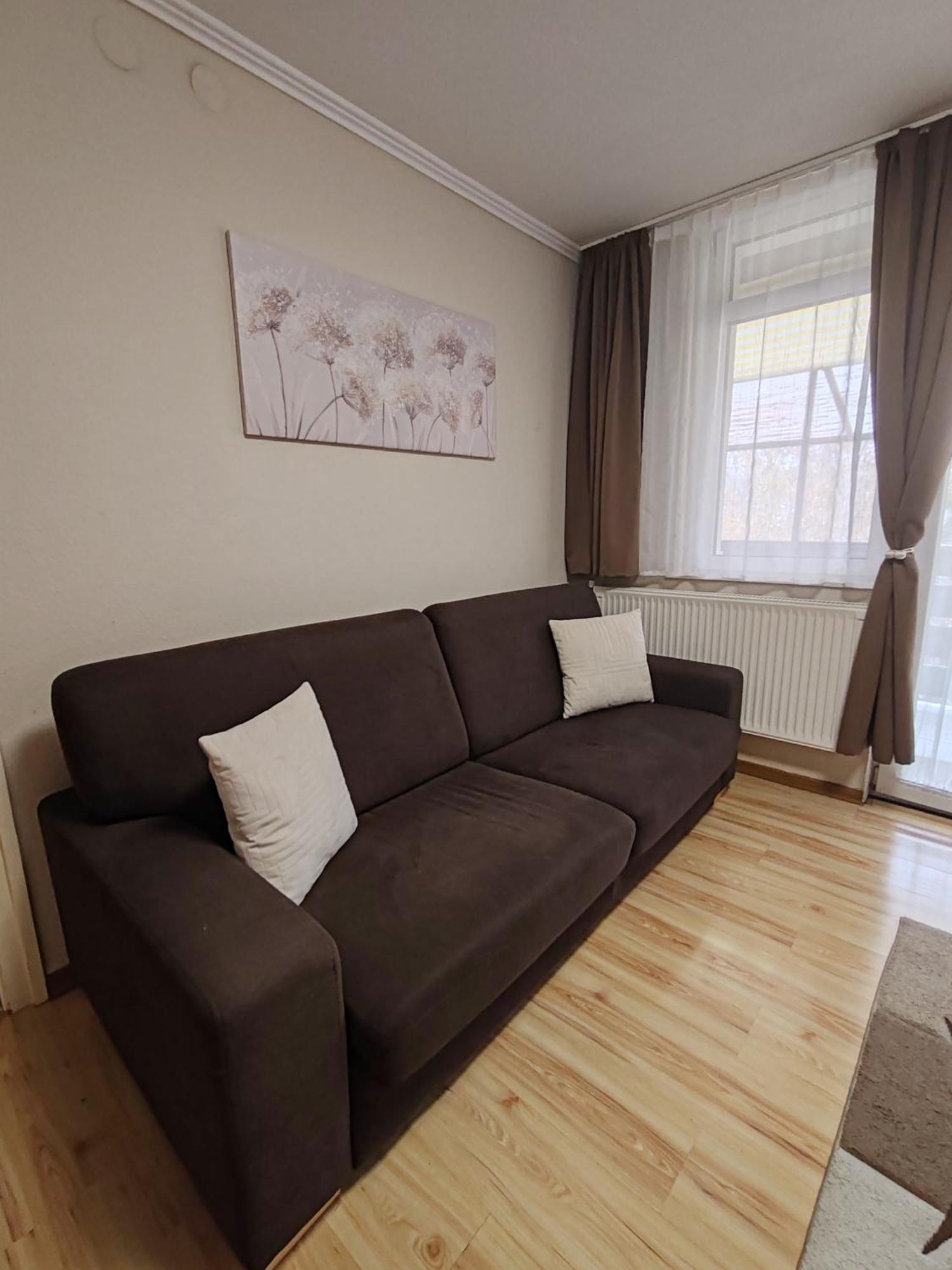 To Apartman Gunarasfuerdo Домбоввар Номер фото