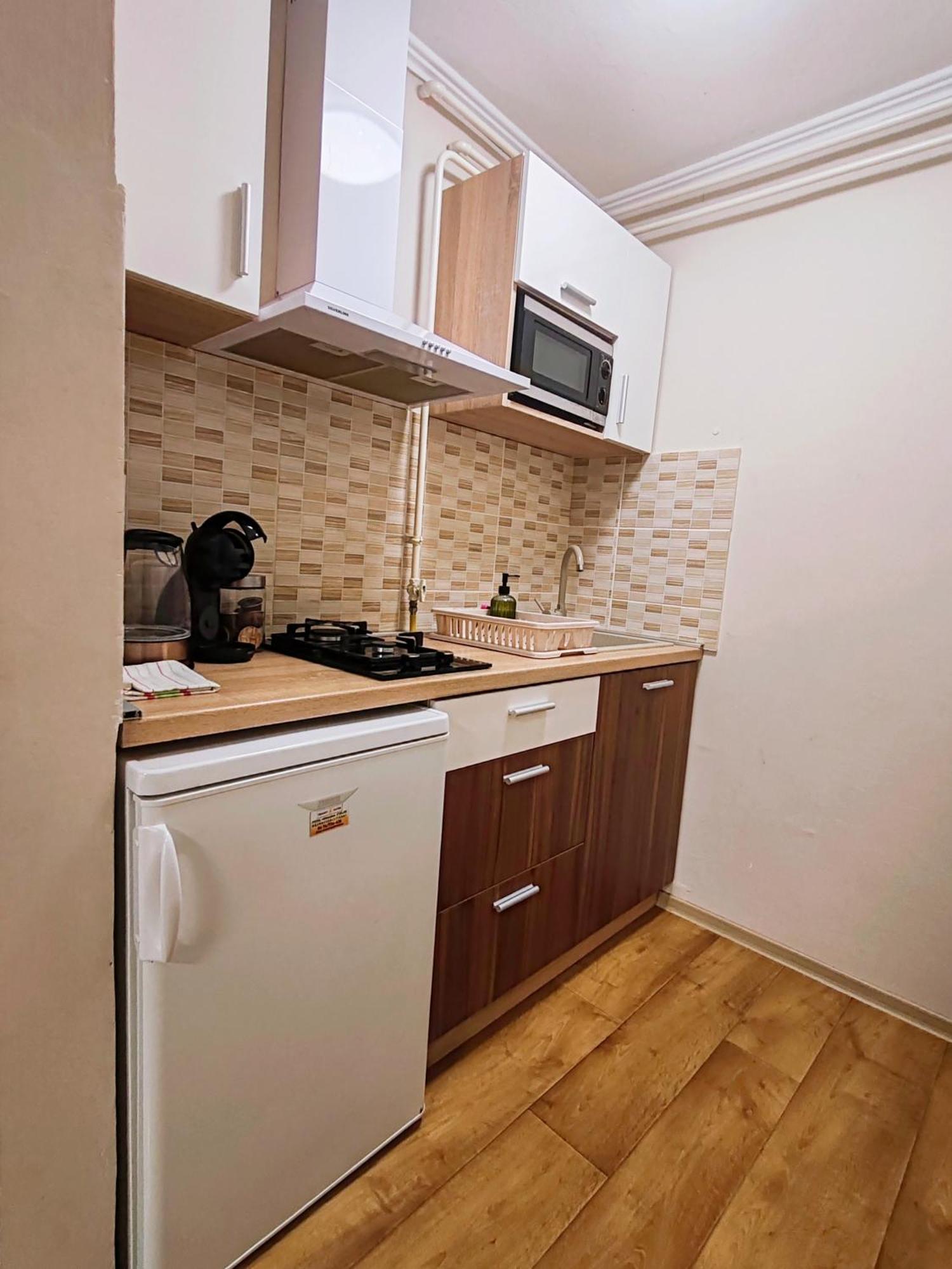 To Apartman Gunarasfuerdo Домбоввар Екстер'єр фото