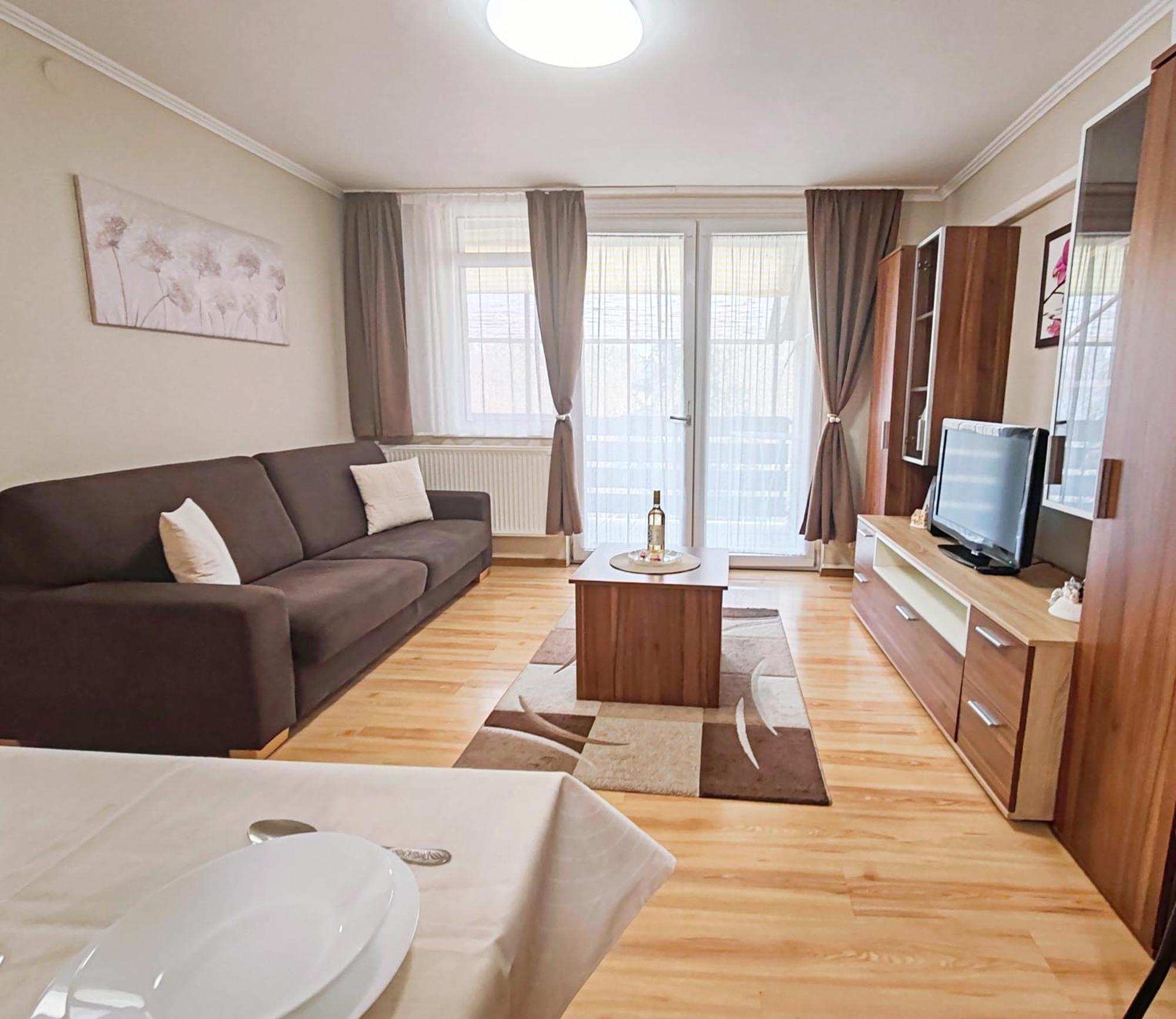 To Apartman Gunarasfuerdo Домбоввар Номер фото